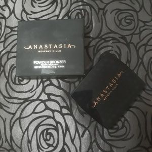 Anastasia Beverly Hills bronzer